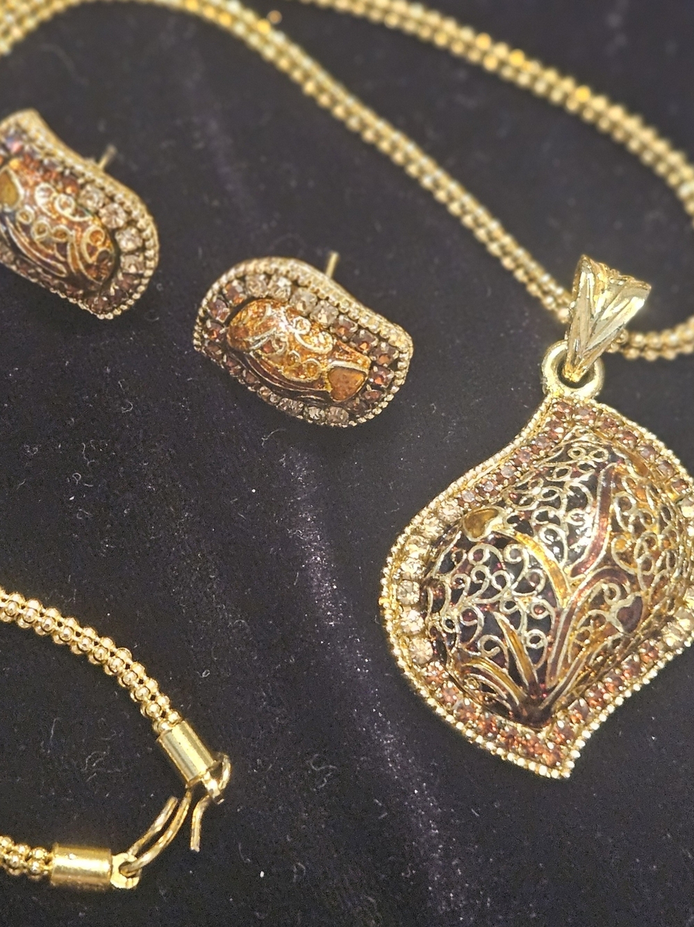 Gold-Tone Filigree Pendant Necklace & Earrings Set - Gold